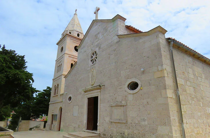 Primošten Croatia - Travel Guide & Itinerary 9 St George church - Primosten